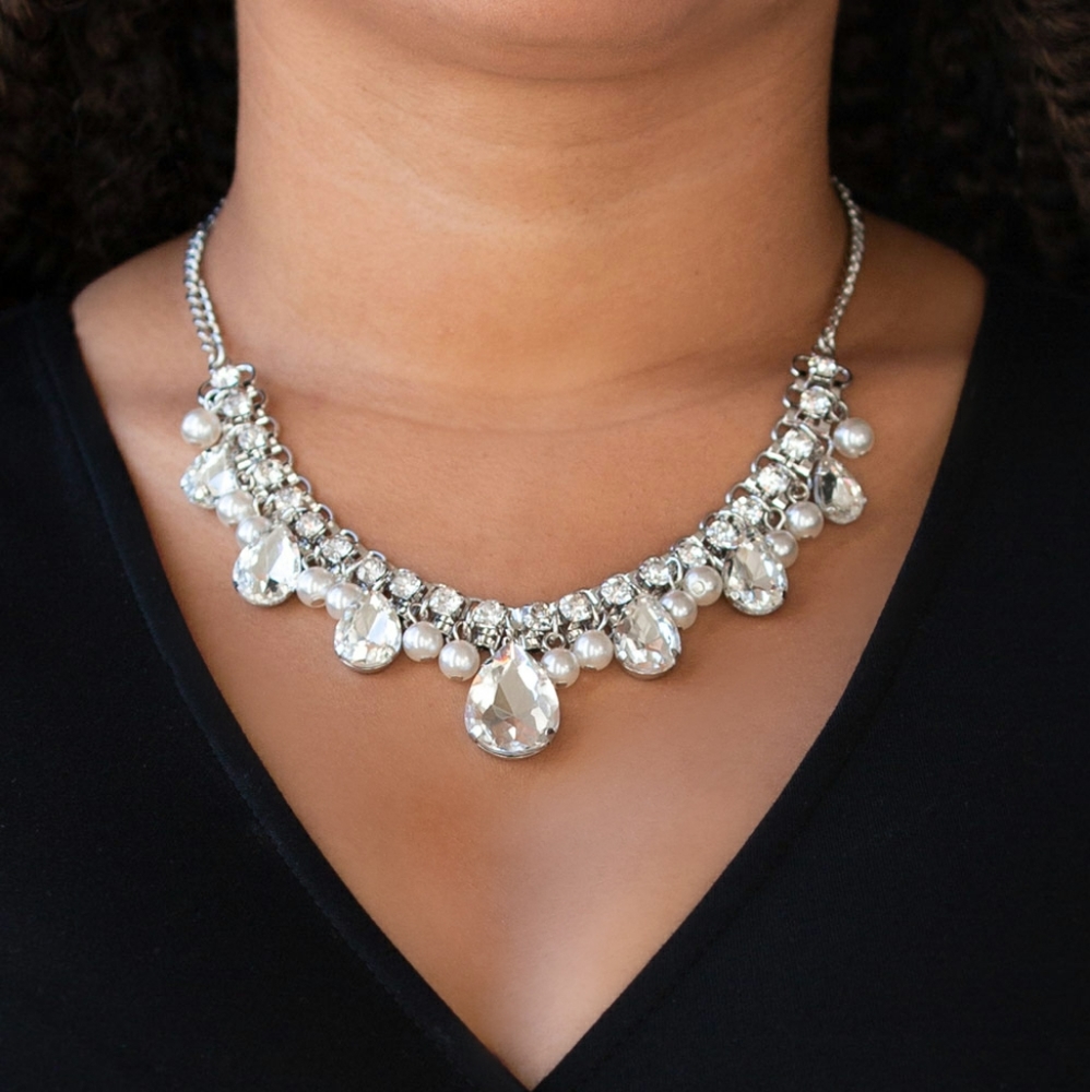 💥2/$10💥 Necklace Set (with matching earrings)